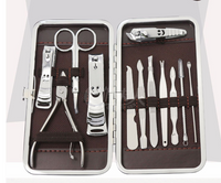 Stainless steel manicure kit (view 2)